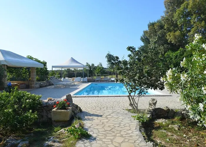 Le Marocce - Relax Pool 4 Km From Castro 别墅